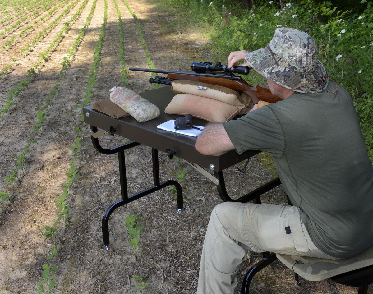 Стол с сиденьем для пристрелки оружия Benchmaster Shooting Table.