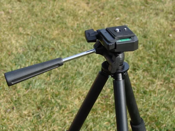Кронштейн пластиковый. QC-LPH Light Weight Pan Head Mount