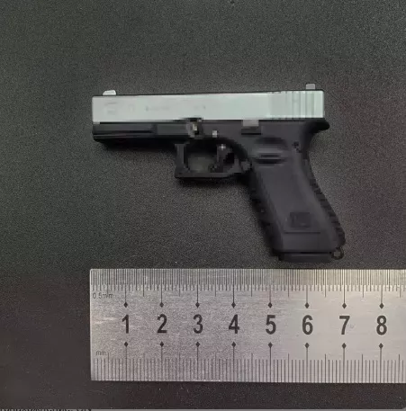 Пистолет модель металлическая Glock 17 чёрный серебряный
